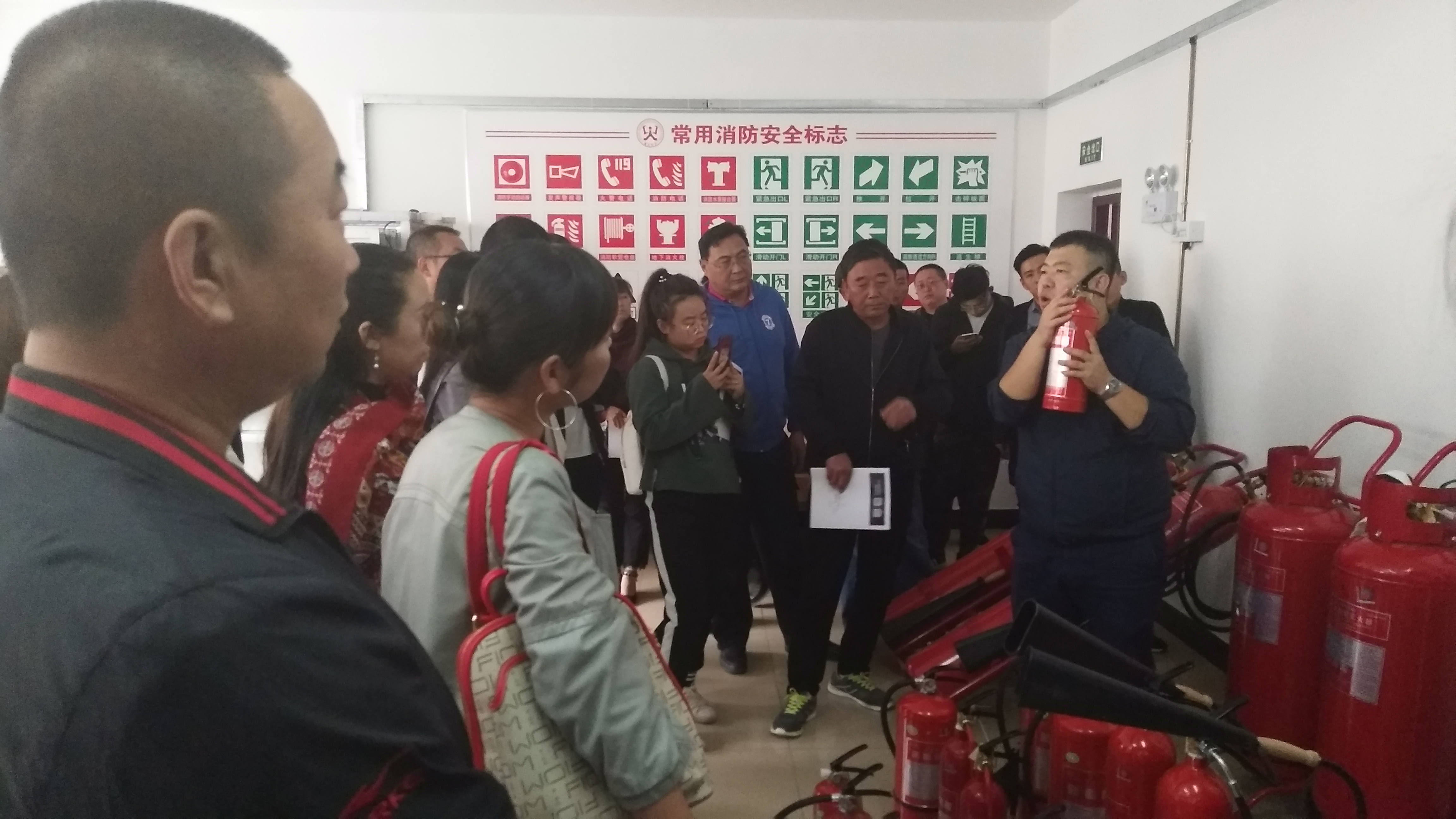内蒙古包头市物业管理协会消防安全培训现场