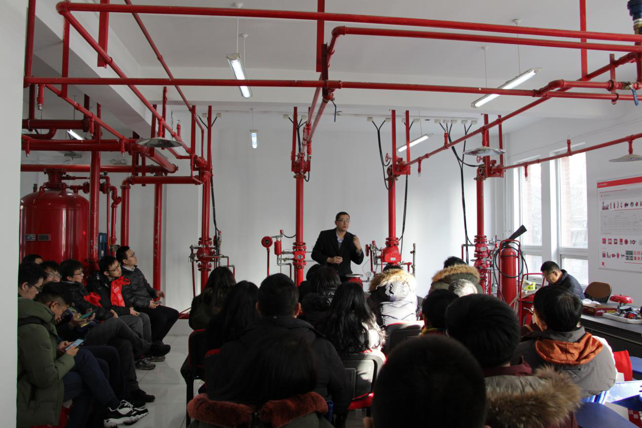 清大东方消防培训学校为北京工商银行和水务局开展消防培训服务