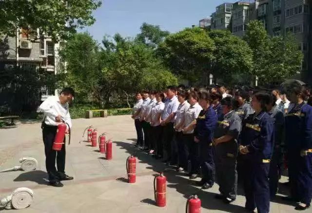 卓达物业参加河北省清大东方消防培训学校消防培训演练